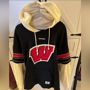 Wisconsin Badgers ‘47 Brand Hoodie – XL